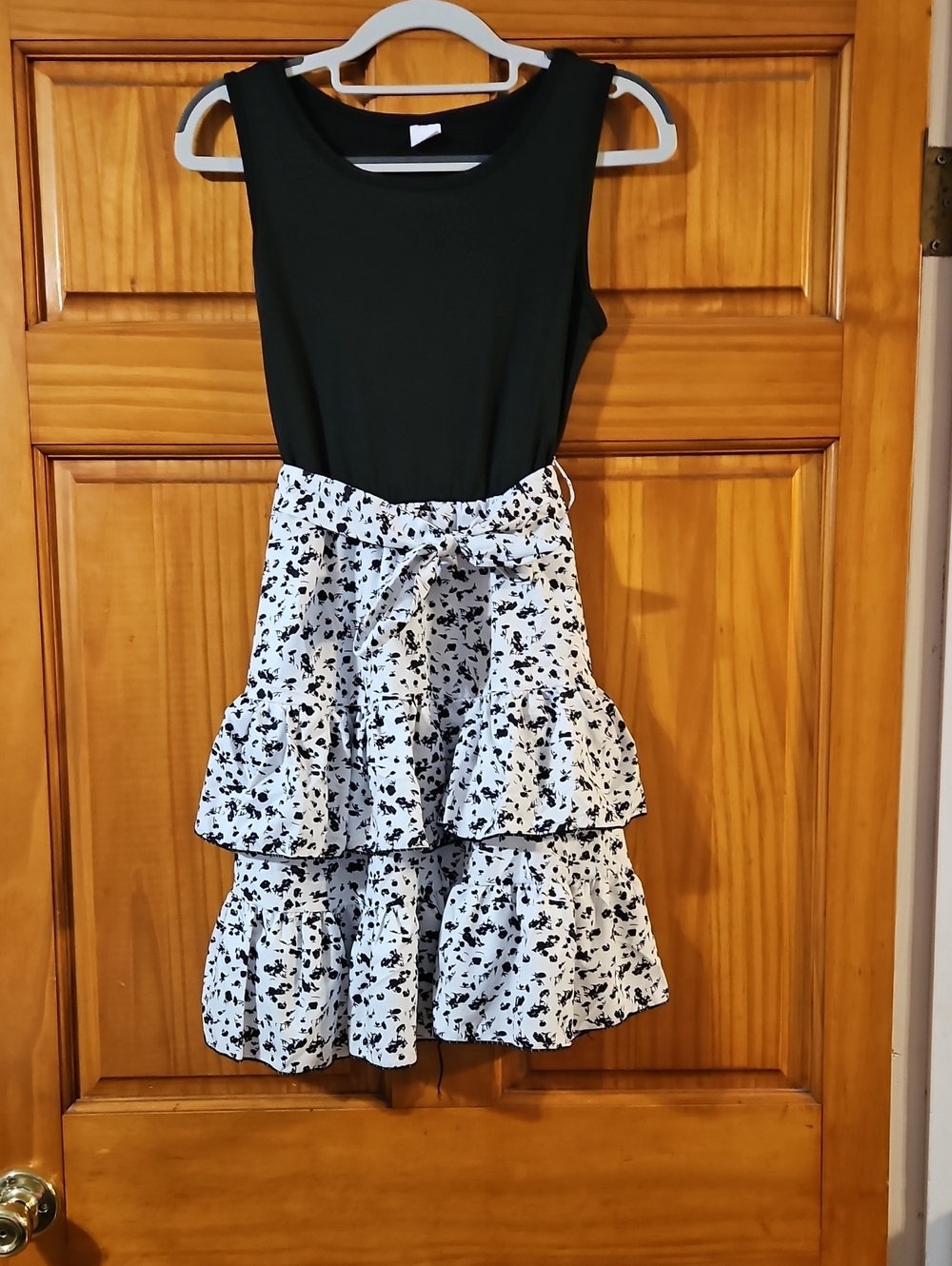Black and White Tiered Floral Girls' Dress